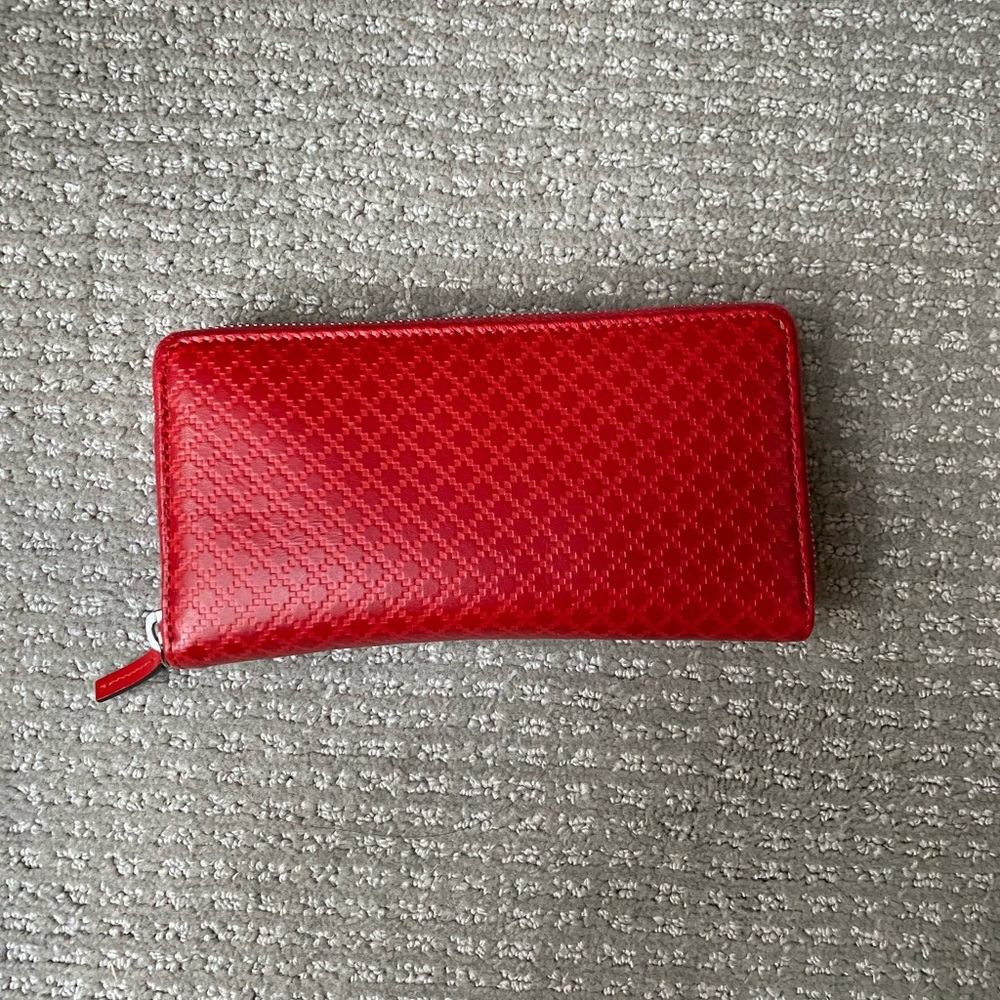 Gucci vintage long red wallet